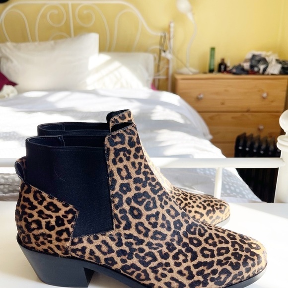 Cole Hann Gia Animal Print Western Calf Hair Chunky Heel Ankle Boots Size 8 - Picture 4 of 8